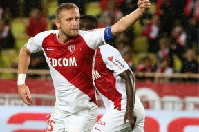 阿斯顿维拉训练开放日；窗口期遗憾出局引欢呼；欧冠在即；医务组通报恢复(阿森纳与阿斯顿维拉再度交锋)-爱游戏网址