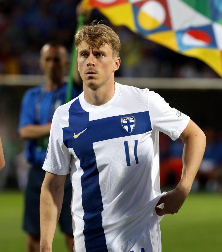 包含转会期北京首钢更衣室发声——欧联节点到来，目标明确，控场能力成焦点的词条