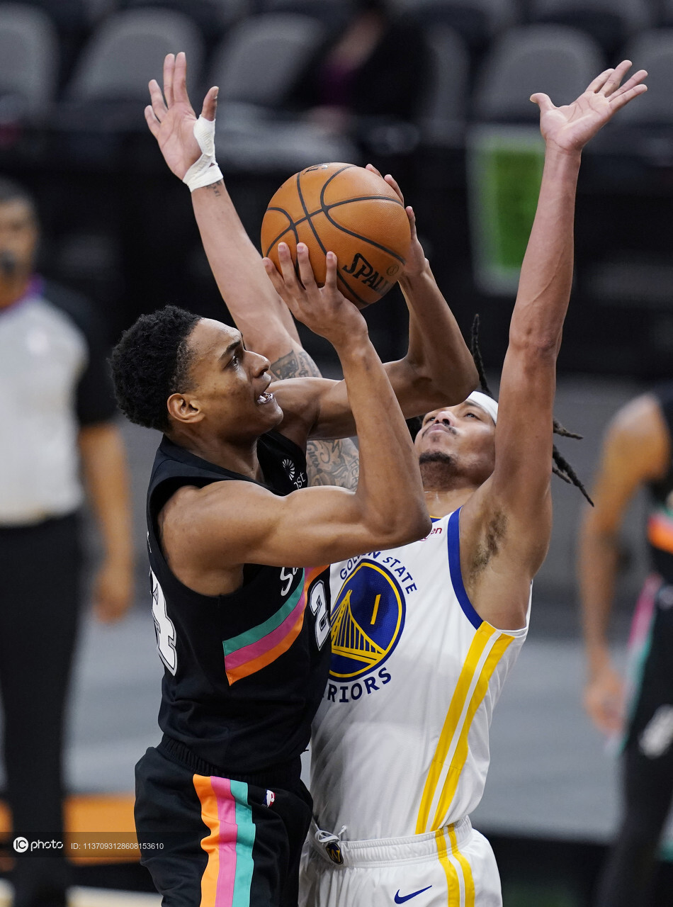 圣安东尼奥马刺内部会议纪要流出——赛前内部沟通,CBA季后赛使命明确,球探报告显示潜力 圣安东尼奥马刺内部会议纪要流出——赛前内部沟通,CBA季后赛使命明确,球探报告显示潜力