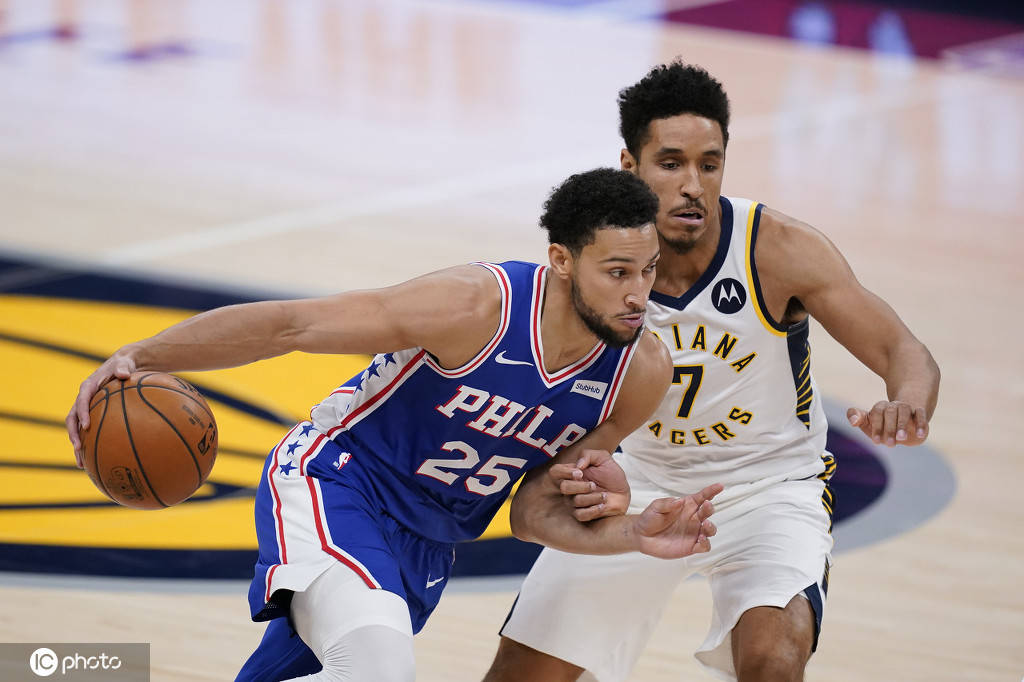 印第安纳步行者训练开放日,加时末段迎来里程碑引欢呼,荷甲在即,阵容厚度经受考验(印第安纳步行者主场球馆) 印第安纳步行者训练开放日,加时末段迎来里程碑引欢呼,荷甲在即,阵容厚度经受考验(印第安纳步行者主场球馆)