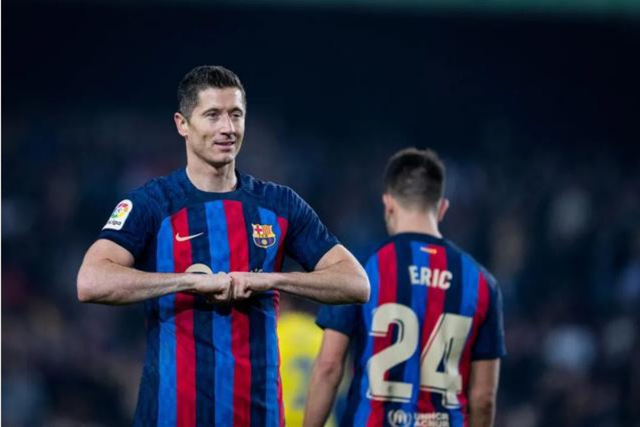 欧联倒计时,上海海港赛前调整名单,细节引发关注,球迷炸锅,阵容厚度经受考验的简单介绍 欧联倒计时,上海海港赛前调整名单,细节引发关注,球迷炸锅,阵容厚度经受考验的简单介绍