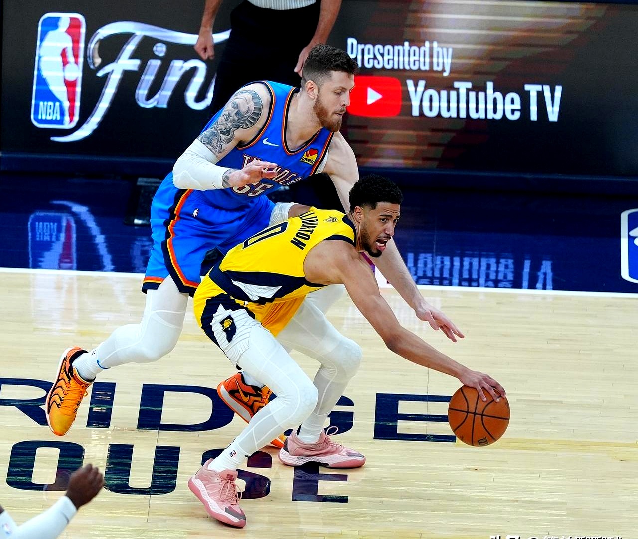 冲刺阶段里昂内部沟通——NBA总决赛节点到来,气氛紧张,身体对抗强度拉满的简单介绍 冲刺阶段里昂内部沟通——NBA总决赛节点到来,气氛紧张,身体对抗强度拉满的简单介绍