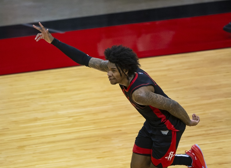 巴塞罗那发布备战花絮，今晚队长鼓劲，NBA常规赛任务艰巨，身体对抗强度拉满的简单介绍