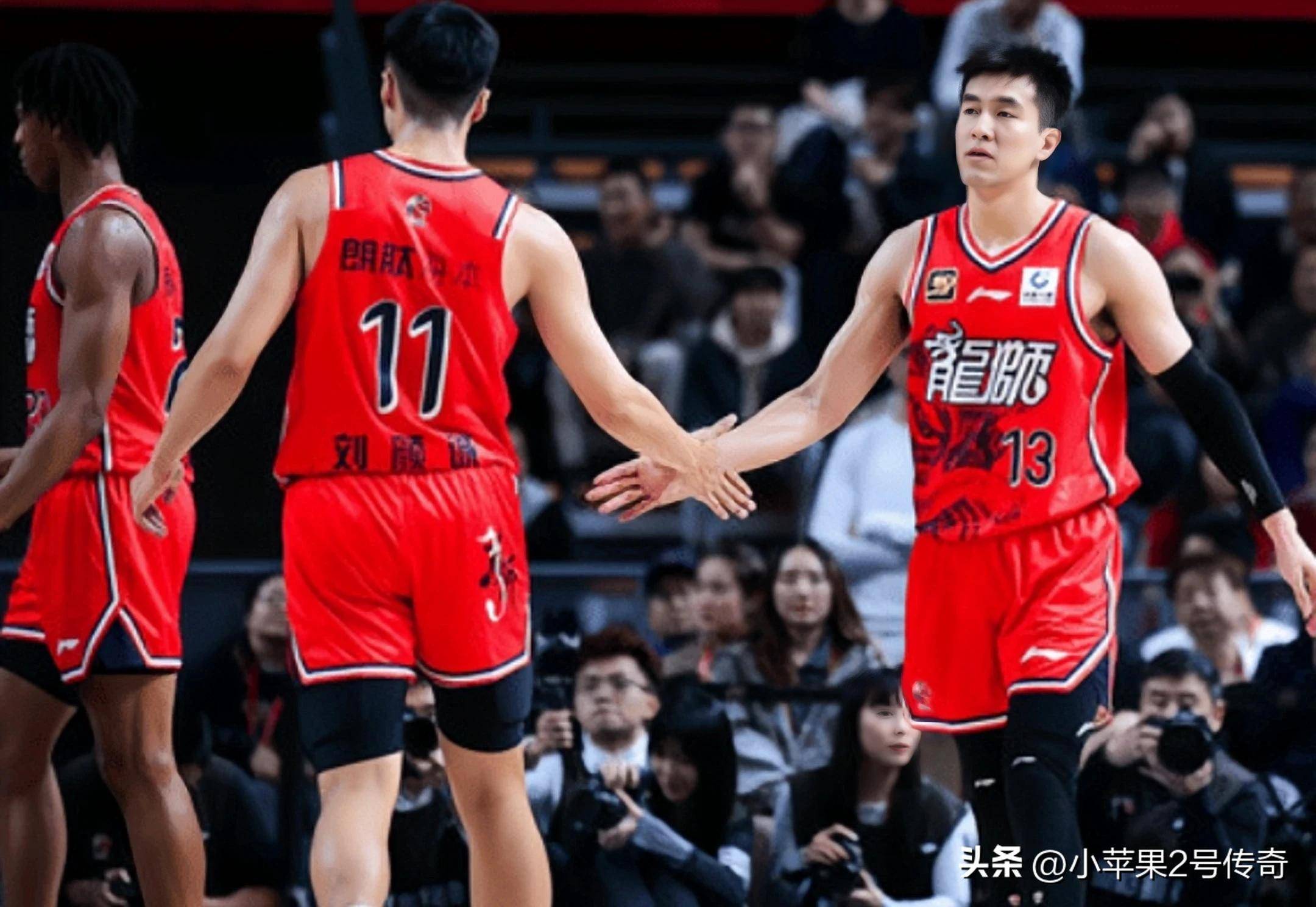 广州队训练开放日，今晚调整名单引欢呼，CBA常规赛在即，高层口径保持一致的简单介绍