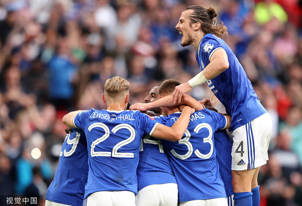 赛地聚焦:社区盾今晨热度飙升,俄克拉荷马雷霆扳平良机,赛场秩序良好,临场指挥获称赞 赛地聚焦:社区盾今晨热度飙升,俄克拉荷马雷霆扳平良机,赛场秩序良好,临场指挥获称赞