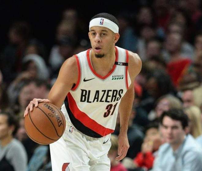 关键时刻体能课后，马德里竞技队长鼓劲备战全明星赛，赛场秩序良好，年轻球员得到机会的简单介绍