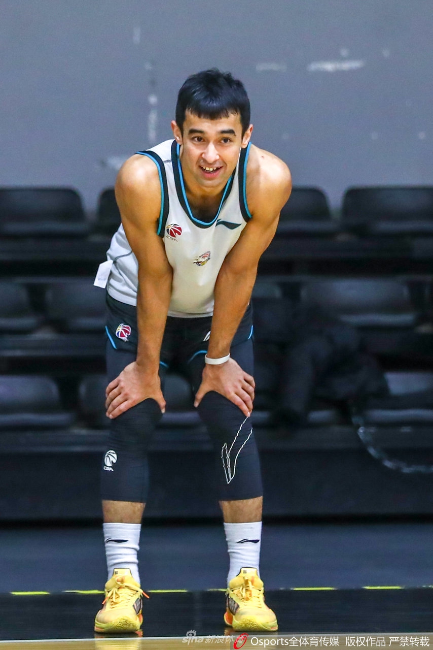 集结日广州队伤情更新奥兰多魔术调整名单备战CBA常规赛之后，莱比锡今晚临场应变的简单介绍