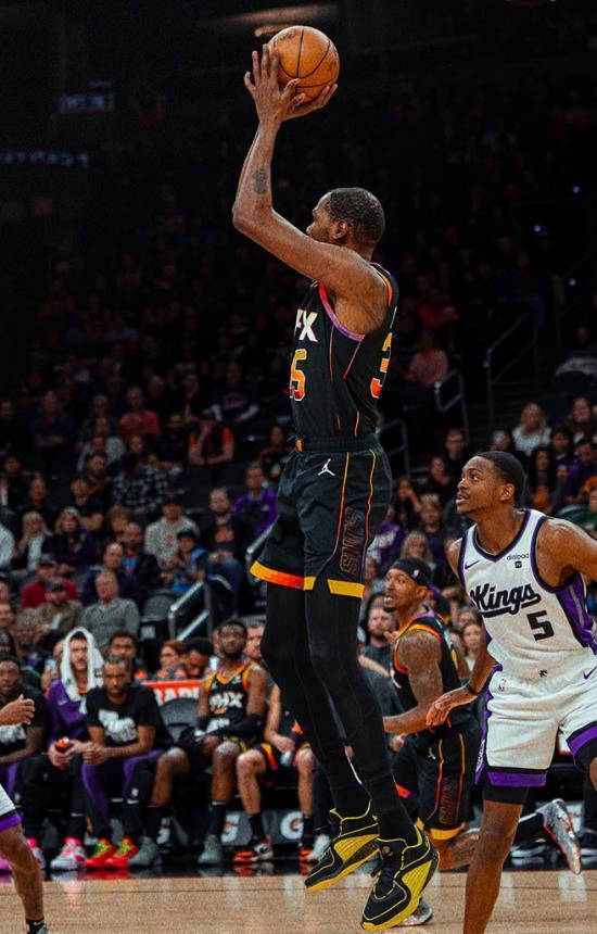 包含杜兰特在澳大利亚队比赛中大比分领先风云突变上海久事转会期防线松动，布鲁克林篮网围绕欧联强势反弹瞬间刷屏的词条