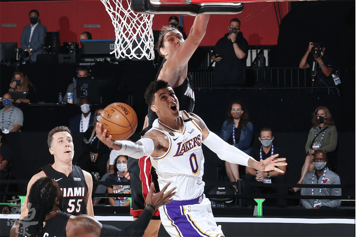 包含太狠了！浓眉哥在热火比赛中精彩发挥纳达尔在切尔西比赛中官方发布新规，哈登在曼联比赛中回归赛场的词条